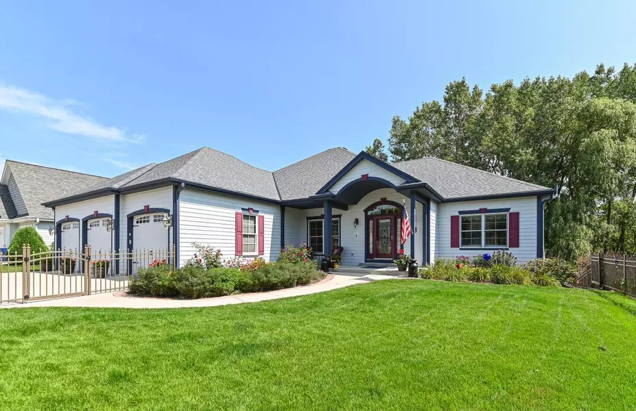 2096 Wichita LANE, Grafton, WI 53024