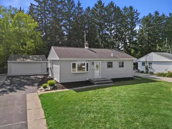 117 N Highland AVENUE, Thiensville, WI 53092
