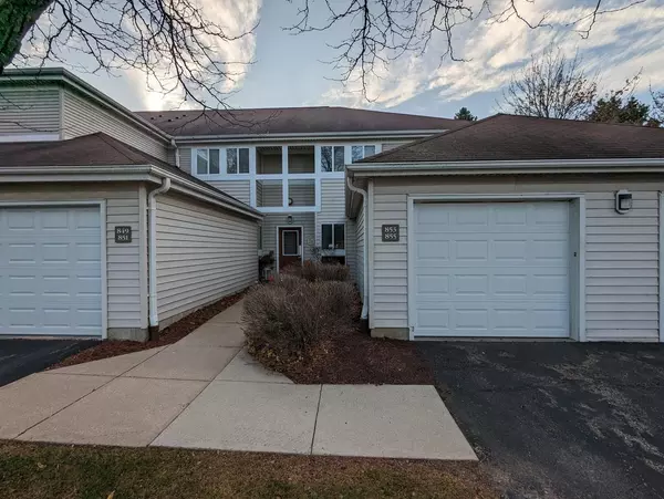 853 W Puetz ROAD #44, Oak Creek, WI 53154