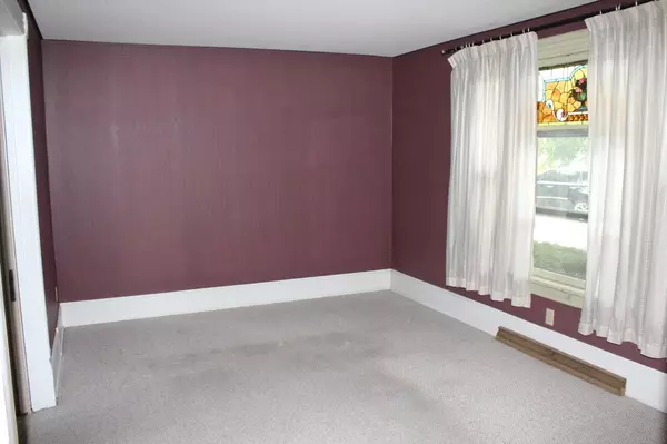 Wauwatosa, WI 53213,1327 N 71st STREET