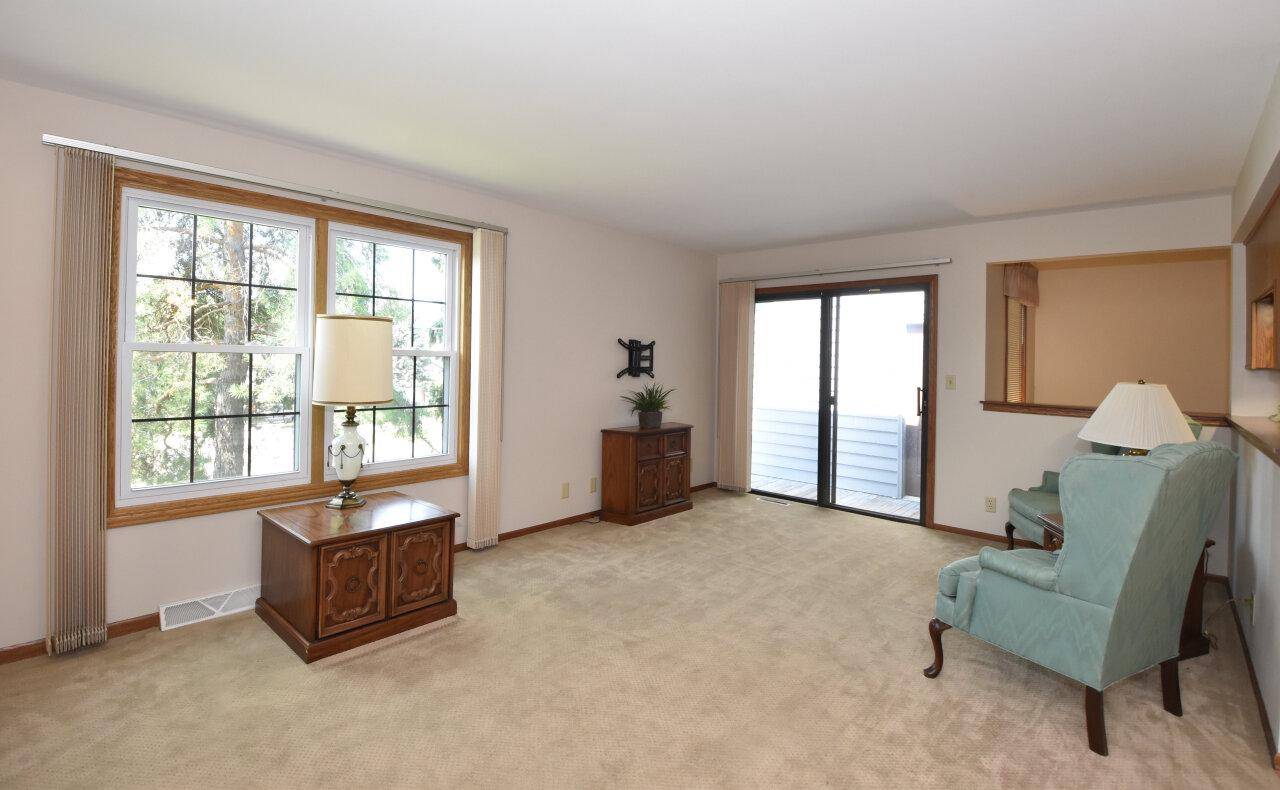 Pewaukee, WI 53072,349 Lexington COURT #A