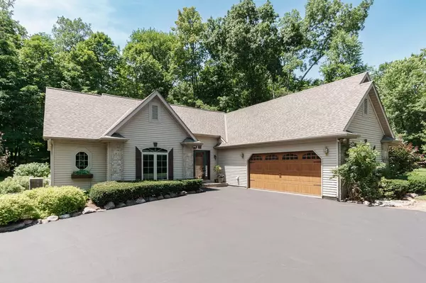 Sullivan, WI 53178,N6005 Colonial DRIVE