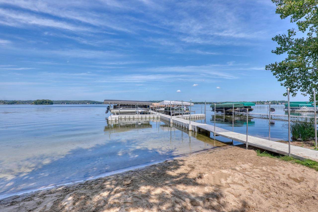 Pewaukee, WI 53072,N27W26609 Lauderdale DRIVE