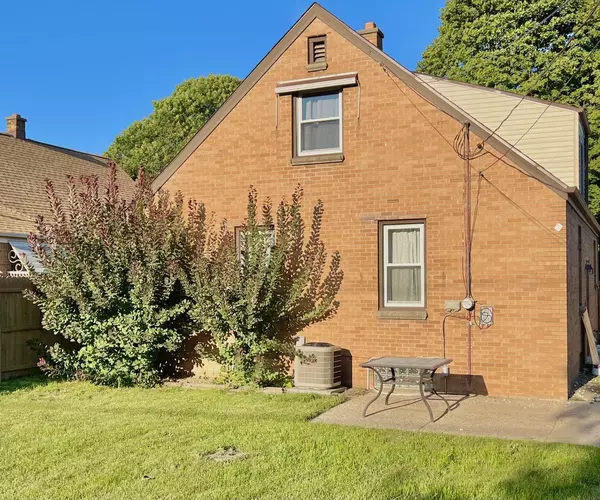 Milwaukee, WI 53221,3757 S 22nd STREET