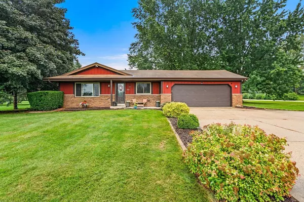 306 Karin DRIVE,  North Prairie,  WI 53153