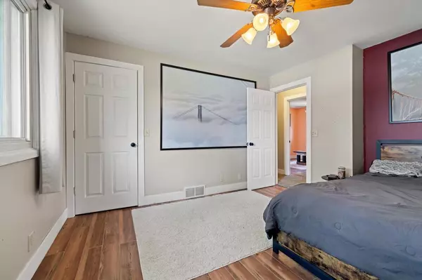 Pewaukee, WI 53072,212 Morris STREET