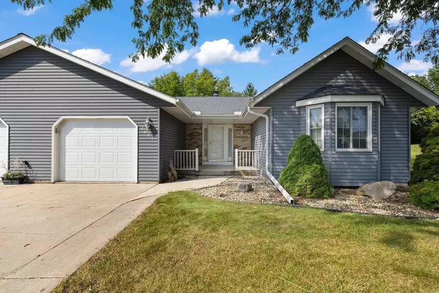 2008 Hilltop DRIVE #D-19, 2, West Bend, WI 53095