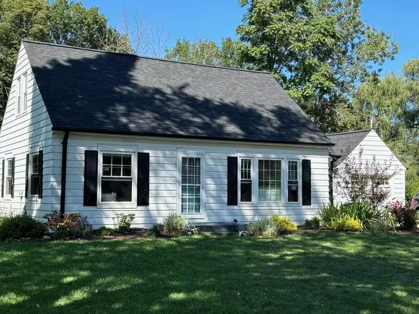 17824 W Roosevelt AVENUE, New Berlin, WI 53146