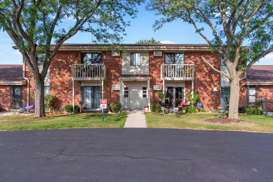 637 Westridge DRIVE #Unit 4, West Bend, WI 53095