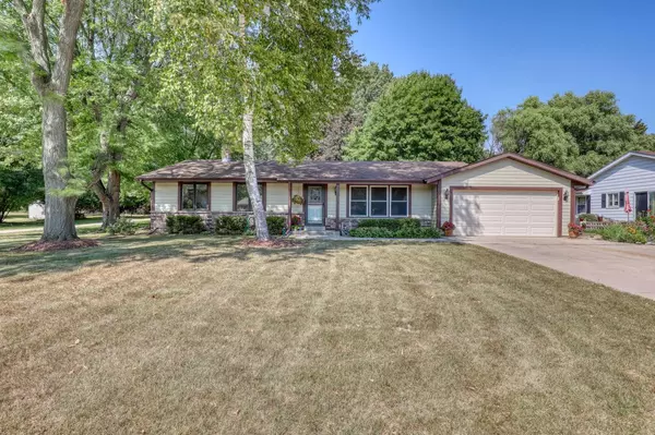 820 E Imperial DRIVE, Hartland, WI 53029