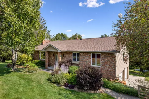 22505 Betty Jane DRIVE, Winona, MN 55987