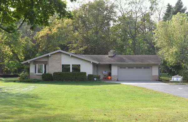 4065 S Sunny Slope ROAD, New Berlin, WI 53151