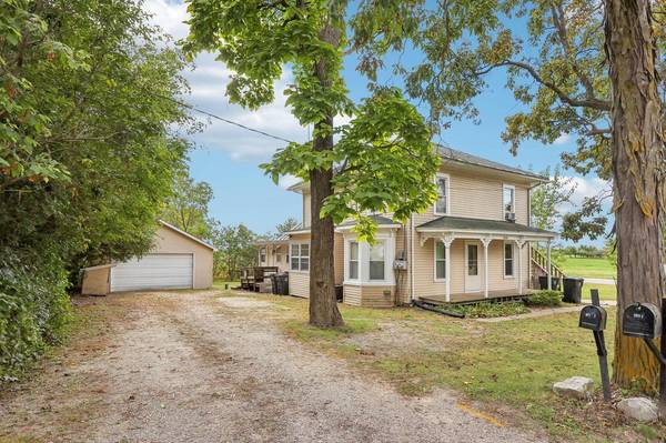 W1993 County Road F, Helenville, WI 53137