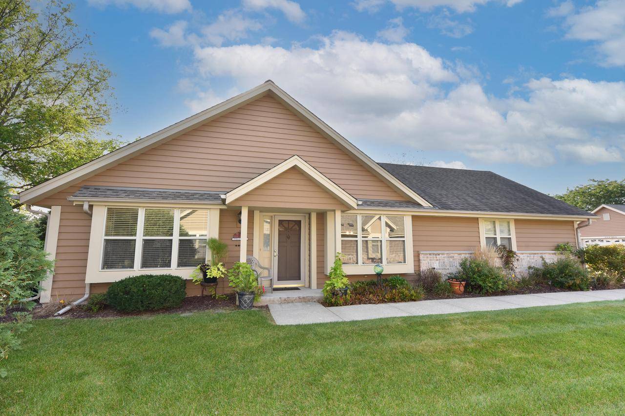 Pewaukee, WI 53072,N24W24030 Brandon Oaks DRIVE #A