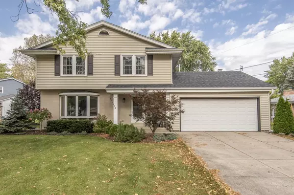 2300 Avalon DRIVE, Waukesha, WI 53186