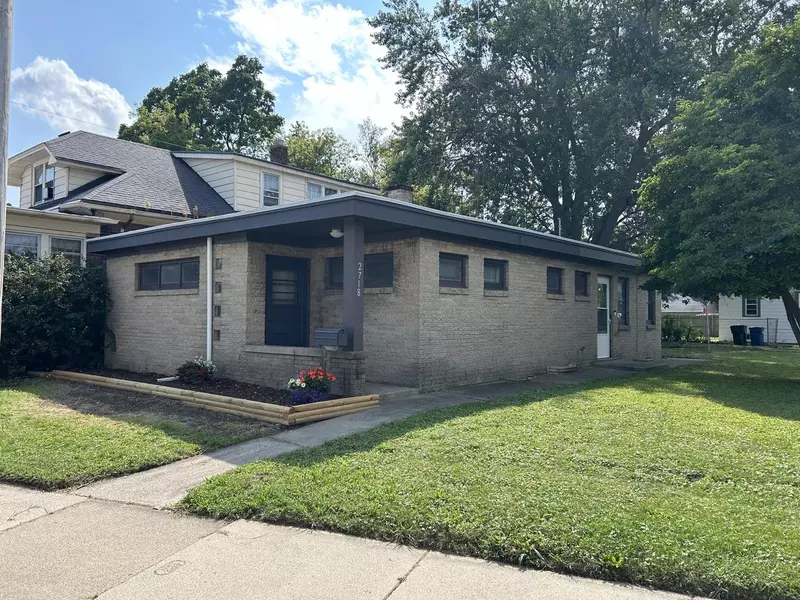 2718 Douglas AVENUE, Racine, WI 53402