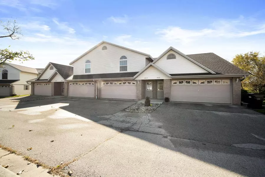 1619 Goldenrod CIRCLE, West Bend, WI 53095