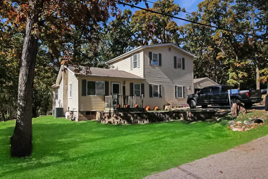 N3325 Hickory ROAD, Lake Geneva, WI 53147