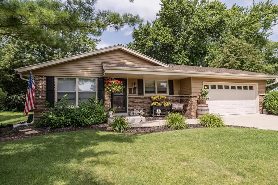 W147N4847 Dolphin DRIVE, Menomonee Falls, WI 53051