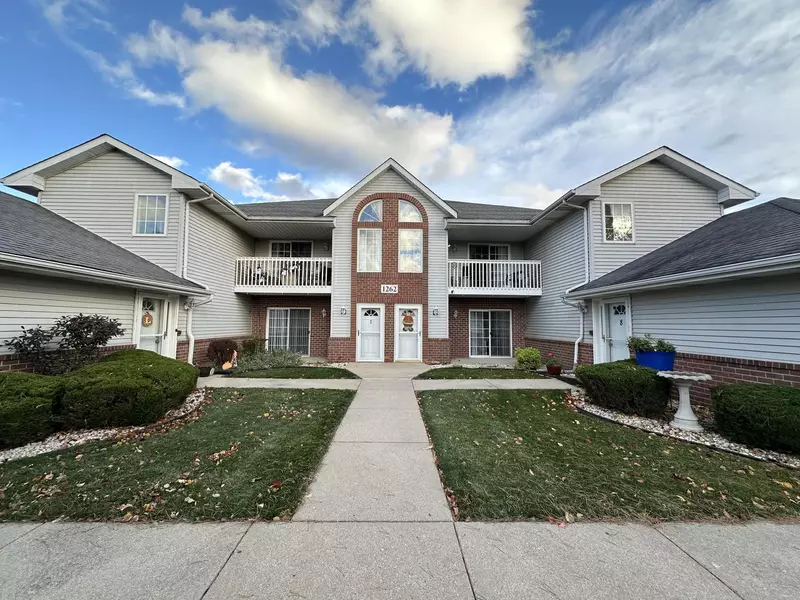 1262 Village Centre DRIVE #4, Kenosha, WI 53144