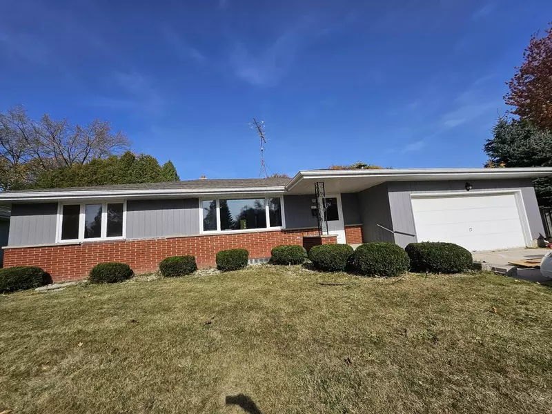 2612 Pennsylvania CIRCLE, Sheboygan, WI 53081