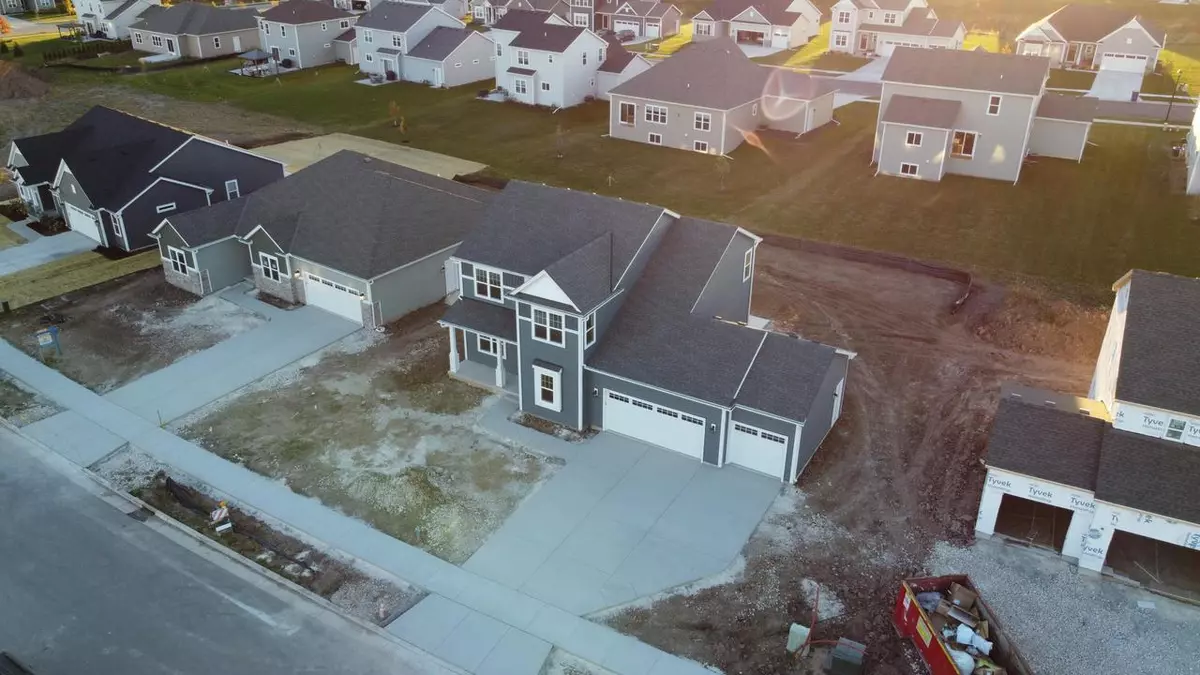 Grafton, WI 53024,2015 Savannah DRIVE