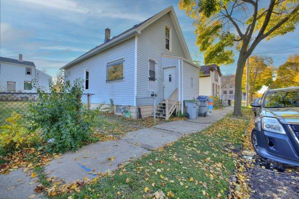 809 W Meinecke AVENUE, Milwaukee, WI 53206