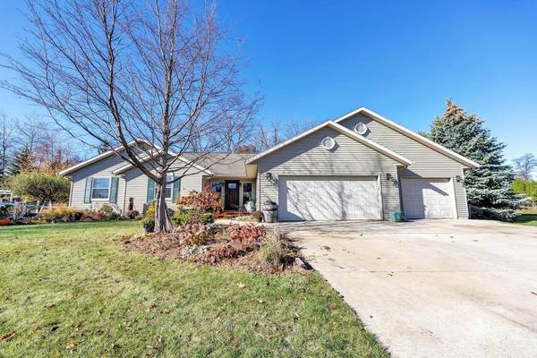 1823 Sunkist ROAD, Oshkosh, WI 54904