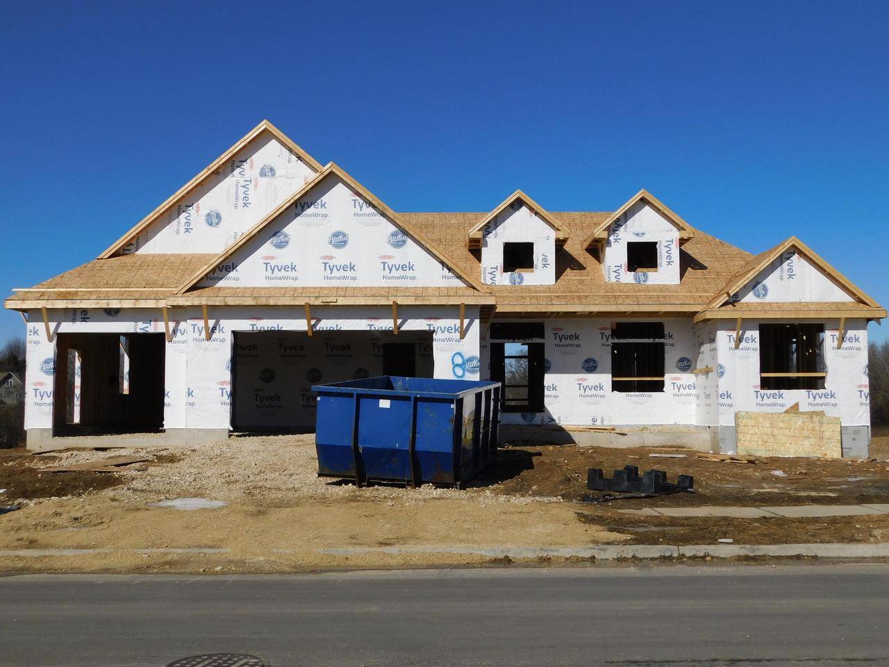 875 Kohlwey DRIVE, Grafton, WI 53024