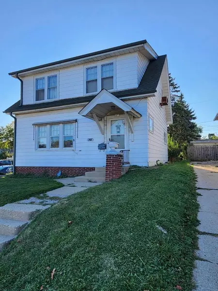 2077 S 91st STREET, West Allis, WI 53227