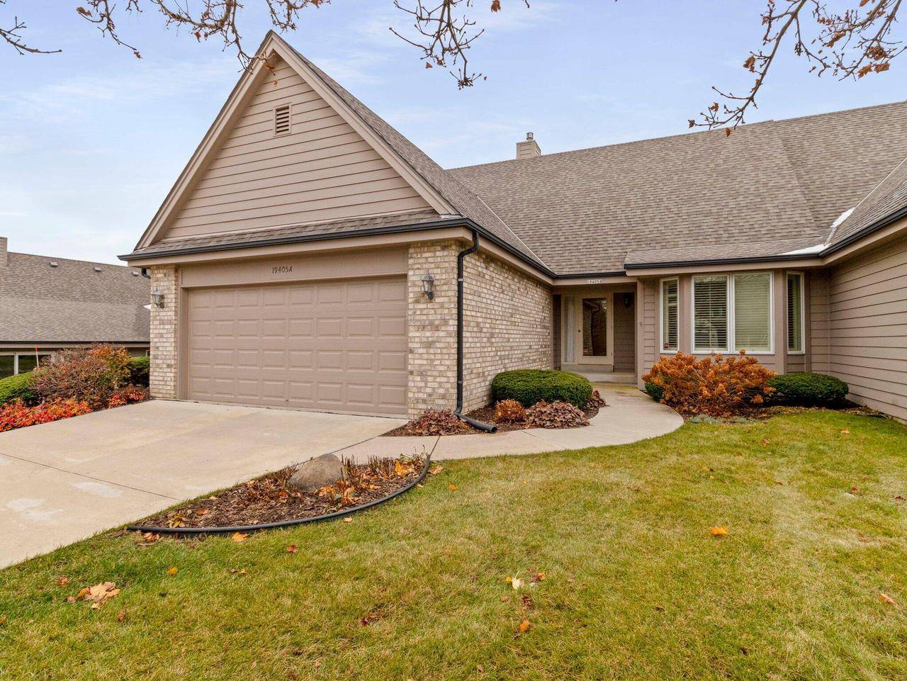 19405 W Stonehedge DRIVE #A, Brookfield, WI 53045