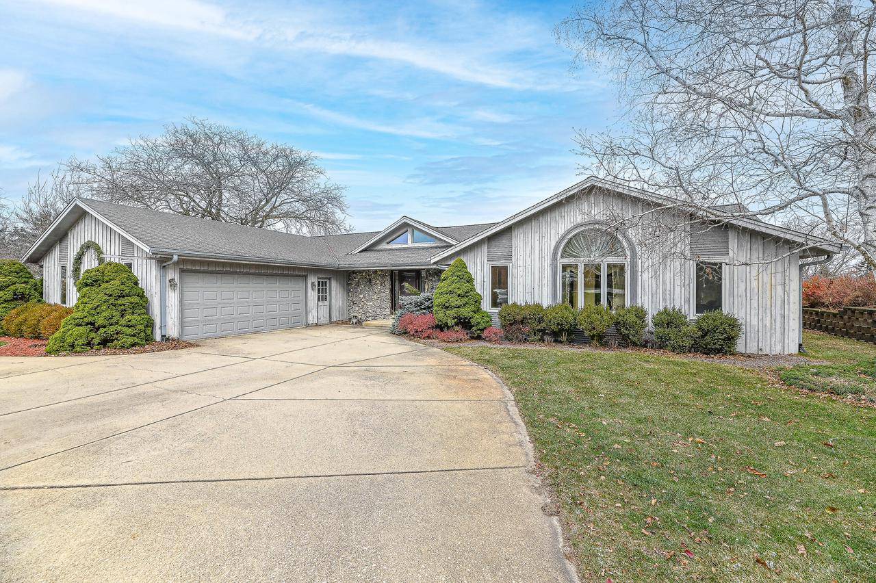 20805 Brook Park COURT, Brookfield, WI 53045