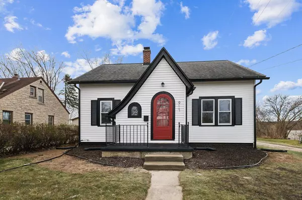 917 Fredonia AVENUE, Fredonia, WI 53021