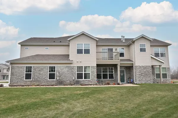 Pewaukee, WI 53072,N17W26480 Meadowgrass CIRCLE #30F