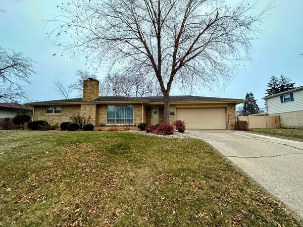 6109 Pershing BOULEVARD, Kenosha, WI 53142