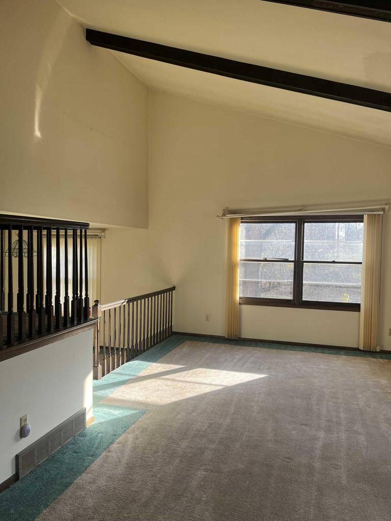 Muskego, WI 53150,S76W20183 Sunny Hill DRIVE