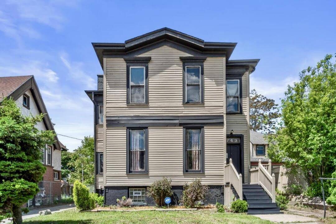 743 N 32nd STREET, Milwaukee, WI 53208
