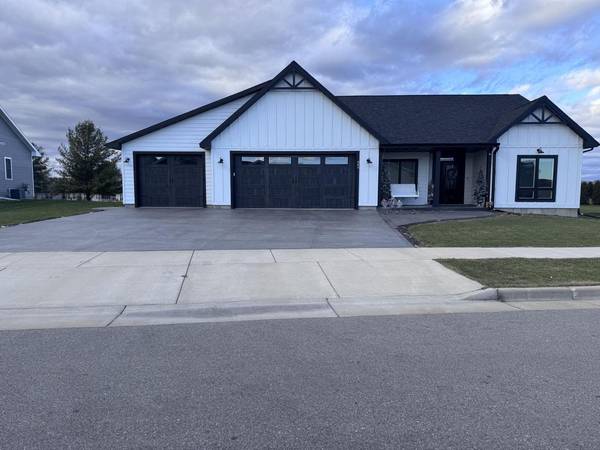 440 Panther PASS W, West Salem, WI 54669