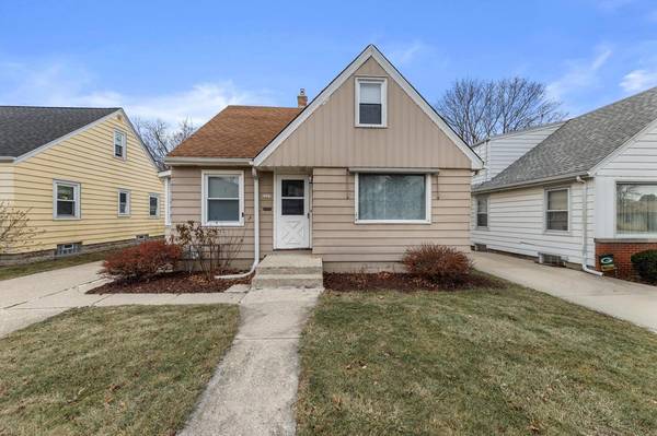 2227 S 81st STREET, West Allis, WI 53219