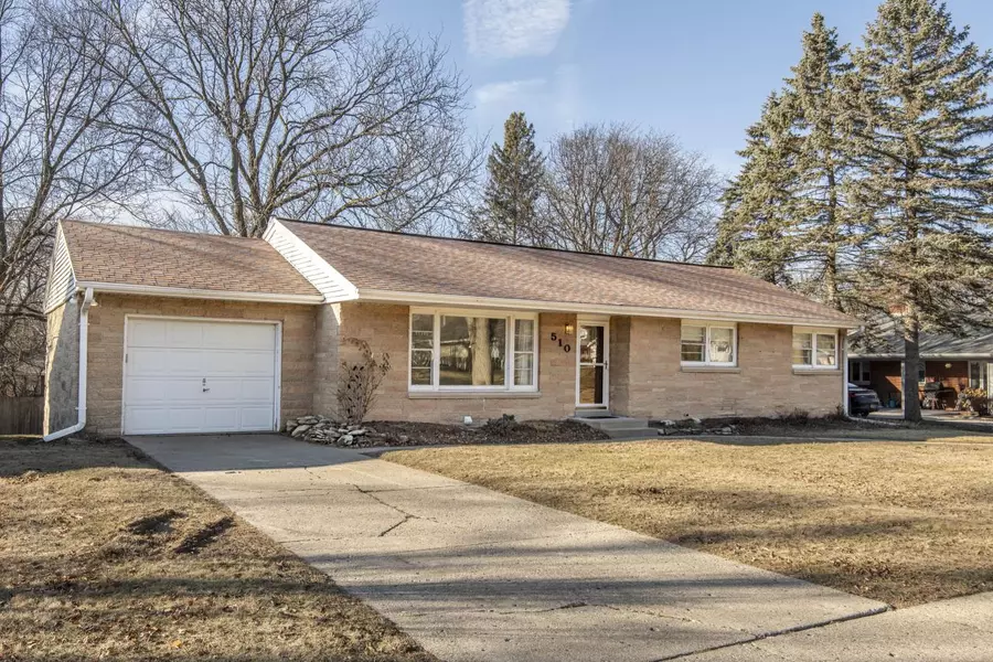 510 S Greenfield AVENUE, Waukesha, WI 53186