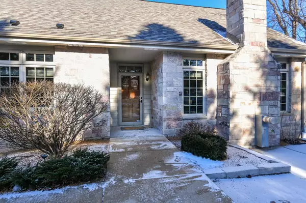 15245 Watertown Plank ROAD #8, Elm Grove, WI 53122