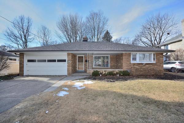 2529 N Swan BOULEVARD, Wauwatosa, WI 53226