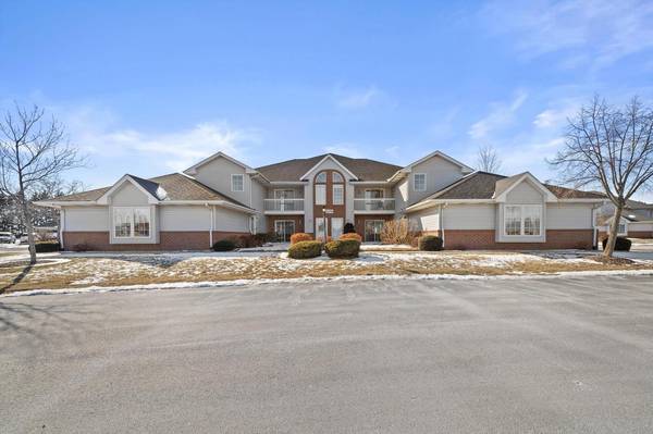 1270 Village Centre DRIVE #6, Kenosha, WI 53144