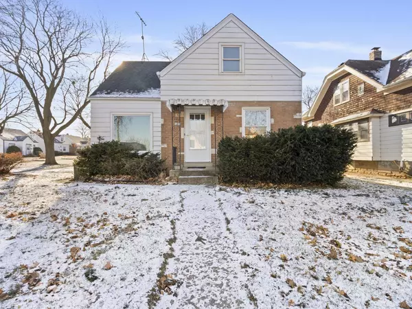 1429 E Saveland AVENUE, Milwaukee, WI 53207