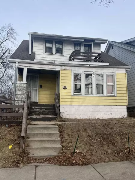 2214 W Auer AVENUE, Milwaukee, WI 53206