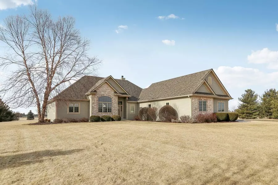 W330S8375 Isabelle DRIVE, Mukwonago, WI 53149