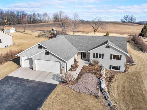 652 Bobolink LANE, Cascade, WI 53011