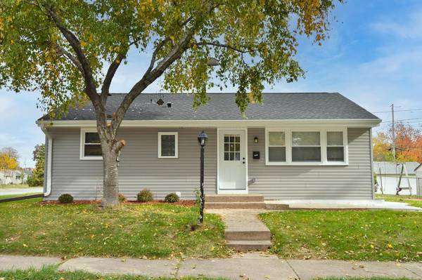 7040 W Tallmadge PLACE, Milwaukee, WI 53218