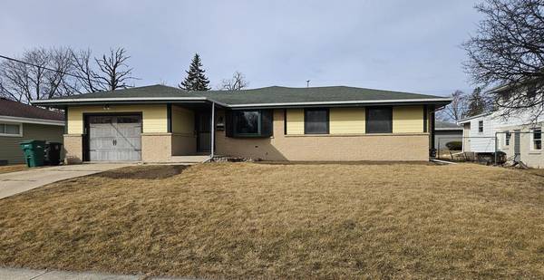 N86W15150 Menomonee River PARKWAY, Menomonee Falls, WI 53051