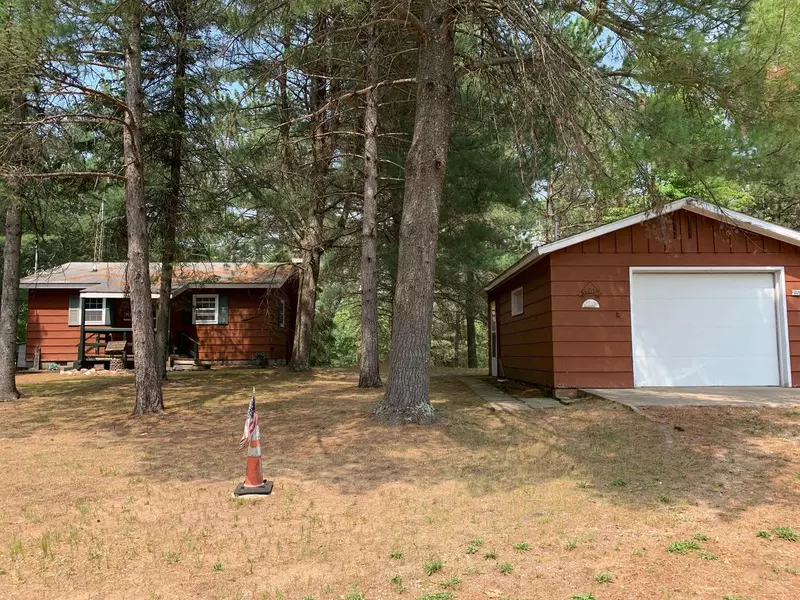 N12008 Oakwood LANE, Athelstane, WI 54104